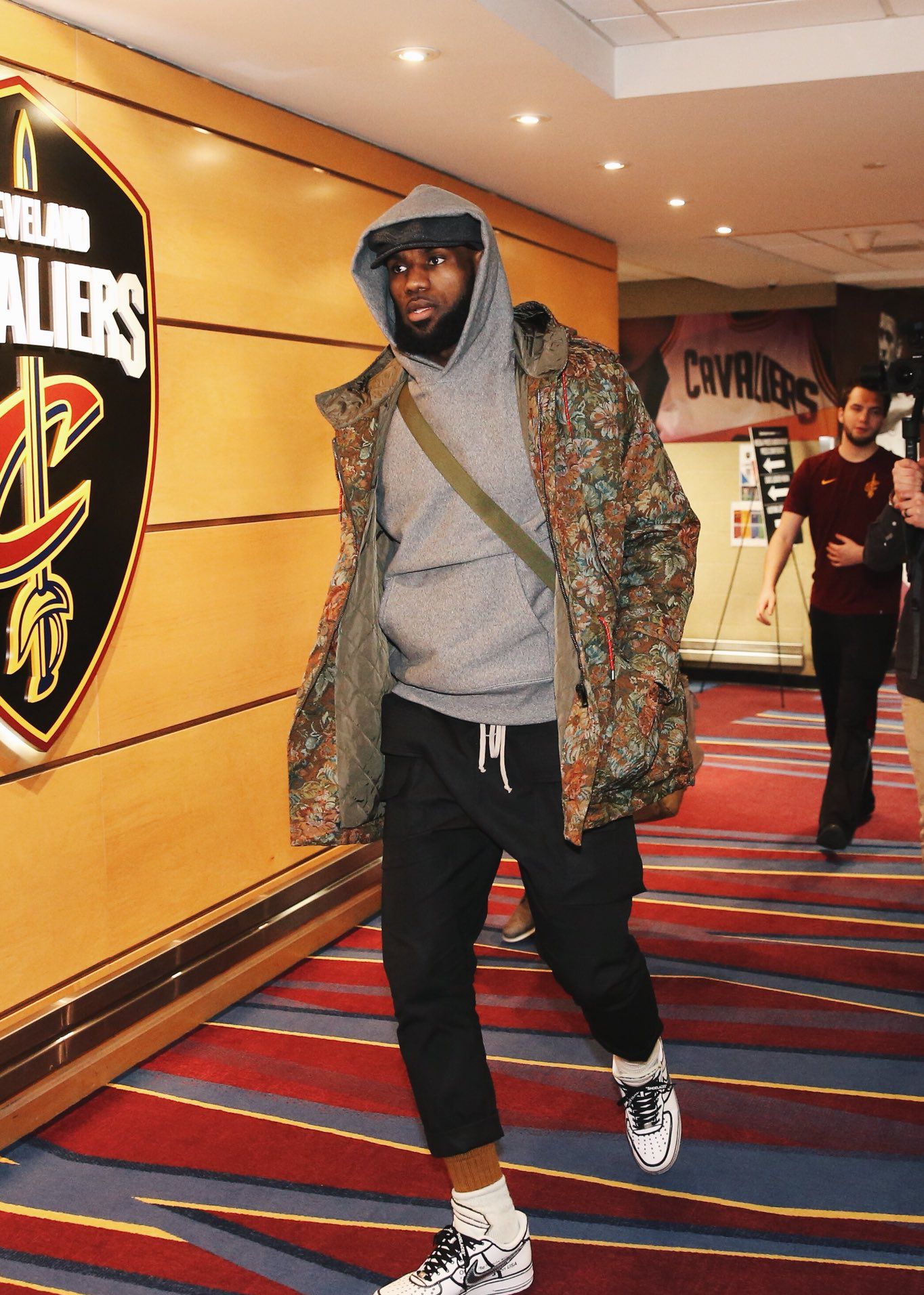 曼城德布劳内助攻斯特林得分（德布劳内助攻 斯特林为曼城破门）