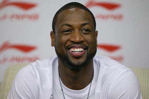 合理吗？宁波官方回应＂看电竞＂：是球员毛巾不小心碰到了屏幕（宁波回应“看电竞”质疑：球员毛巾误触屏幕，这解释站得住脚吗？）