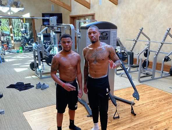 深圳三分如雨（深圳外线雨点般命中）