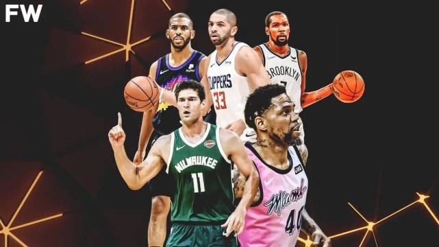 这雪有点大，欧冠赛前一名挪威记者在博德闪耀的球场边线处滑雪（欧冠赛前大雪纷飞，挪威记者在博德闪耀球场边线滑雪）