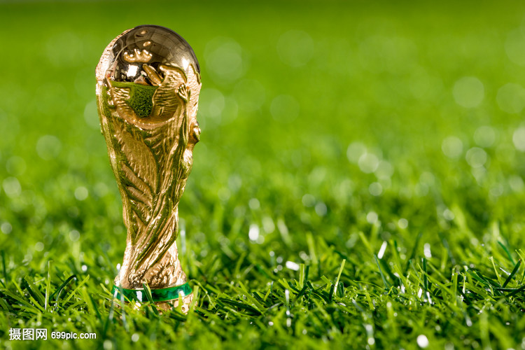 BBC：阿莫林、斯洛特与埃迪·豪为英超受网络辱骂最多主帅（BBC：阿莫林、斯洛特、埃迪·豪成英超遭网暴最严重的主帅）