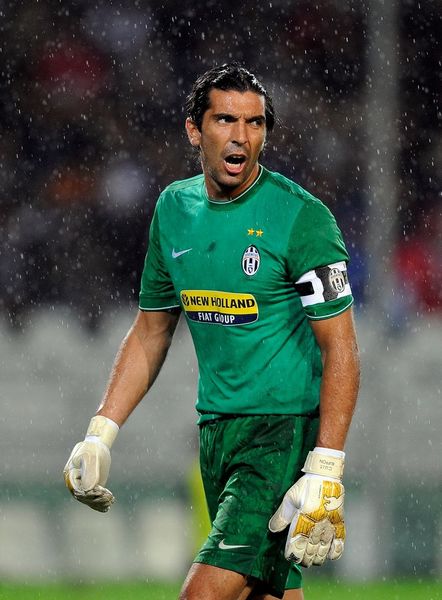 李磊谈足协杯夺冠：老将终会落幕，所以我们特别珍惜这个机会（李磊谈足协杯夺冠：老将终有谢幕日，我们尤为珍惜这次机会）