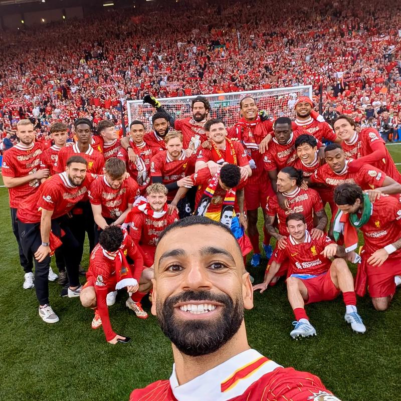 真够快的！李慕豪篮下对克里斯犯规 仅打8分钟犯满（太迅速了！李慕豪篮下对克里斯犯规，出战仅8分钟就犯满离场）