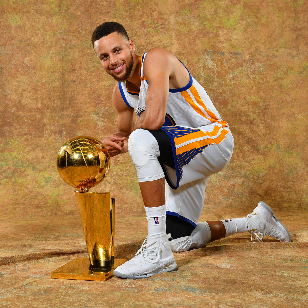 官方：蔚山球员李东炅当选2025年K1联赛MVP；本赛季13球12助（官宣：蔚山球员李东炅加冕2025赛季K1联赛MVP，本季贡献13球12助）