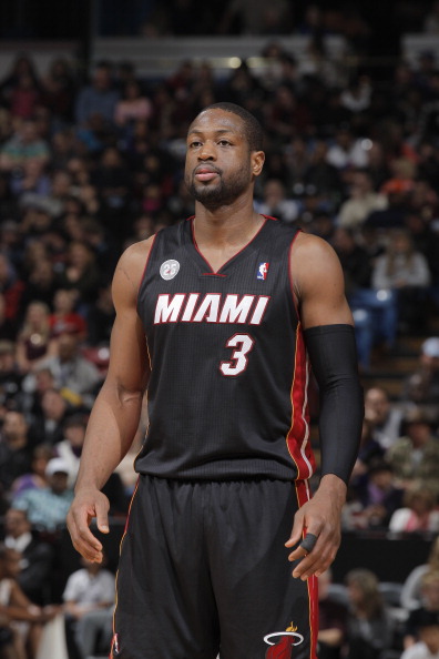 国家级教练教你，在家怎么提升羽毛球技术？（国家级教练手把手教你在家提升羽毛球水平）