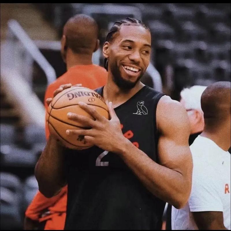 记者：明日拉米罗将携李睿跃出席国安赛前新闻发布会（记者称拉米罗将于明日联袂李睿跃出席国安赛前新闻发布会）