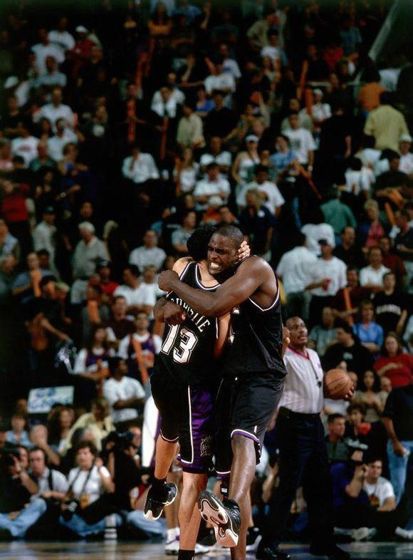 拉菲尼亚：我希望在巴萨退役；最大的奢侈是给家人买房子（拉菲尼亚：愿在巴萨终老，最奢侈的事是为家人购房）