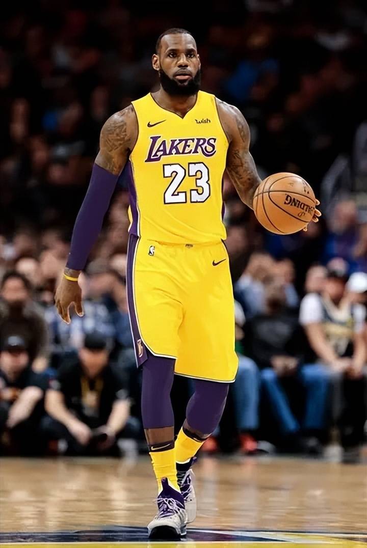 世界足球格局发生变化（全球足坛版图重塑）